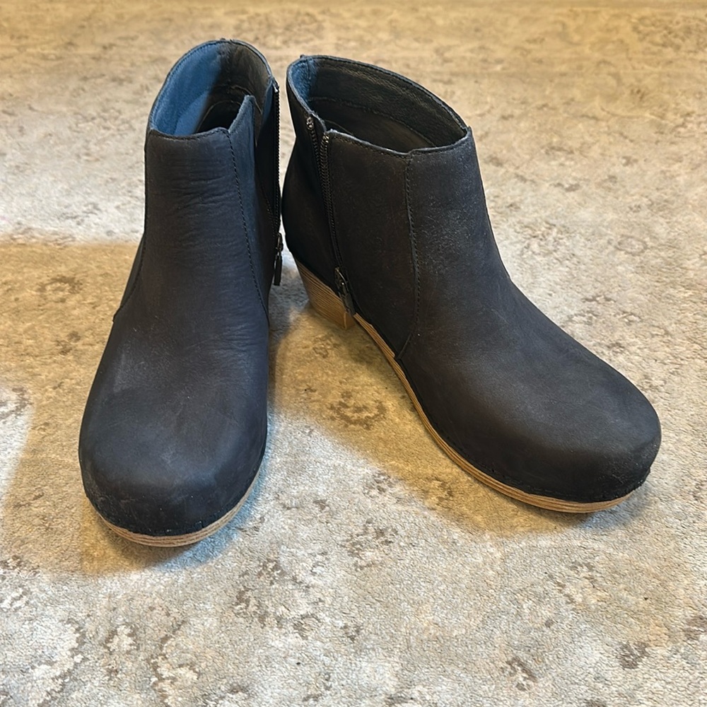 DANSKO Women's Maria Professional Black Suede Heeled Mule Ankle Bootie 40 9.5/10